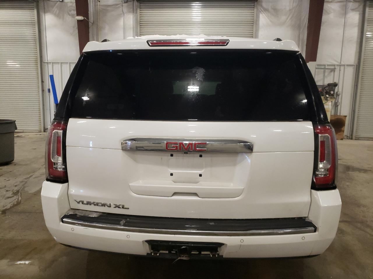 2016 GMC Yukon - Image 6