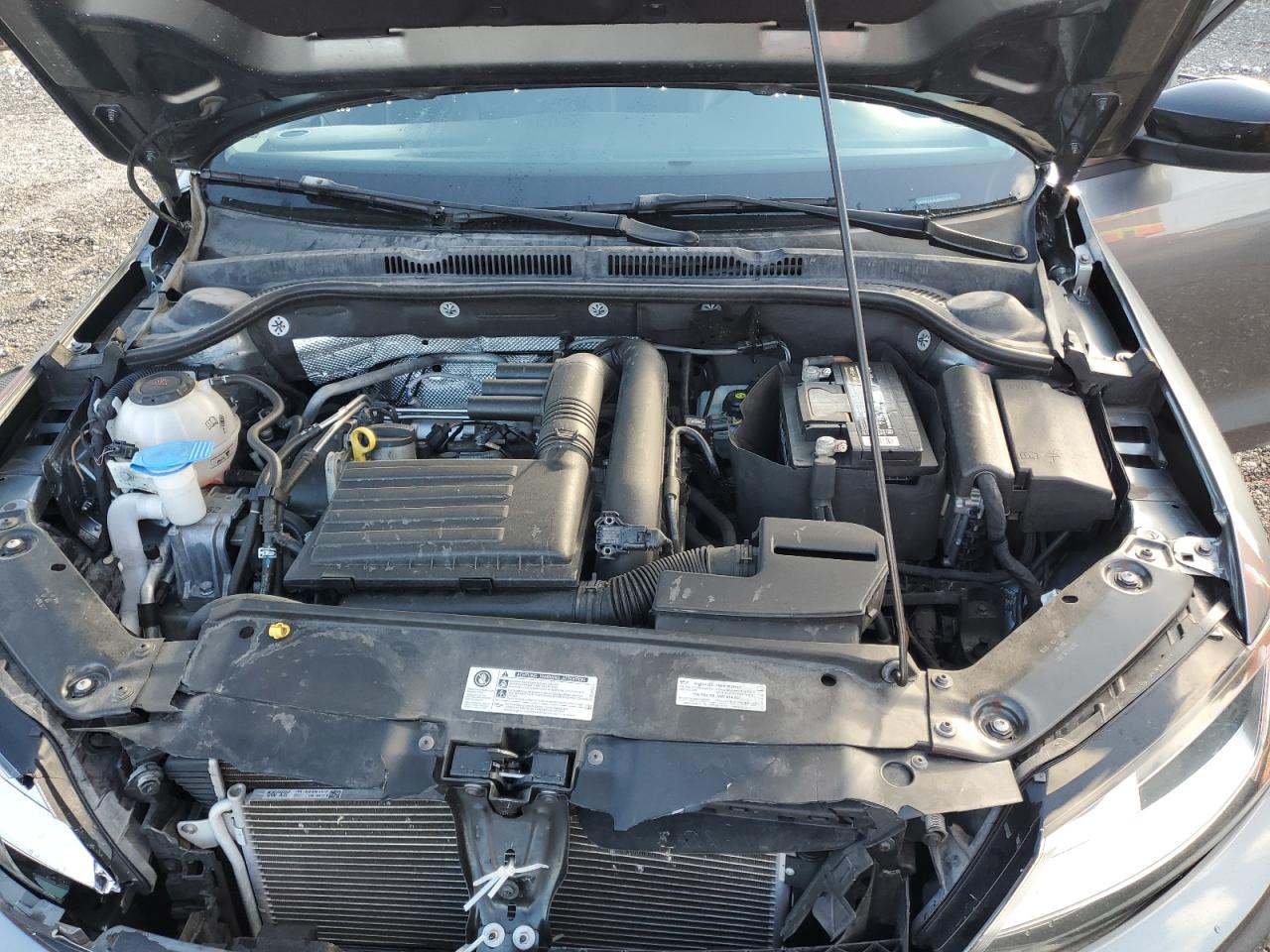 2018 Volkswagen Jetta - Image 11