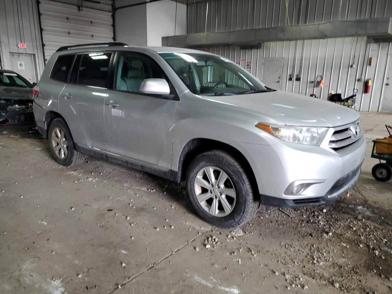 2012 Toyota Highlander - Image 4