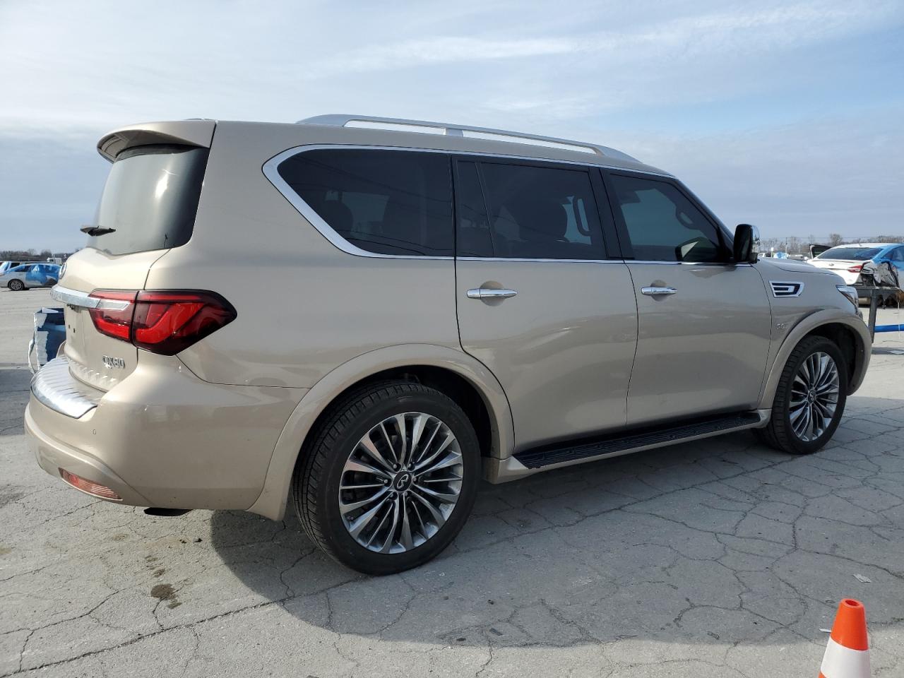 2018 Infiniti QX80 - Image 3