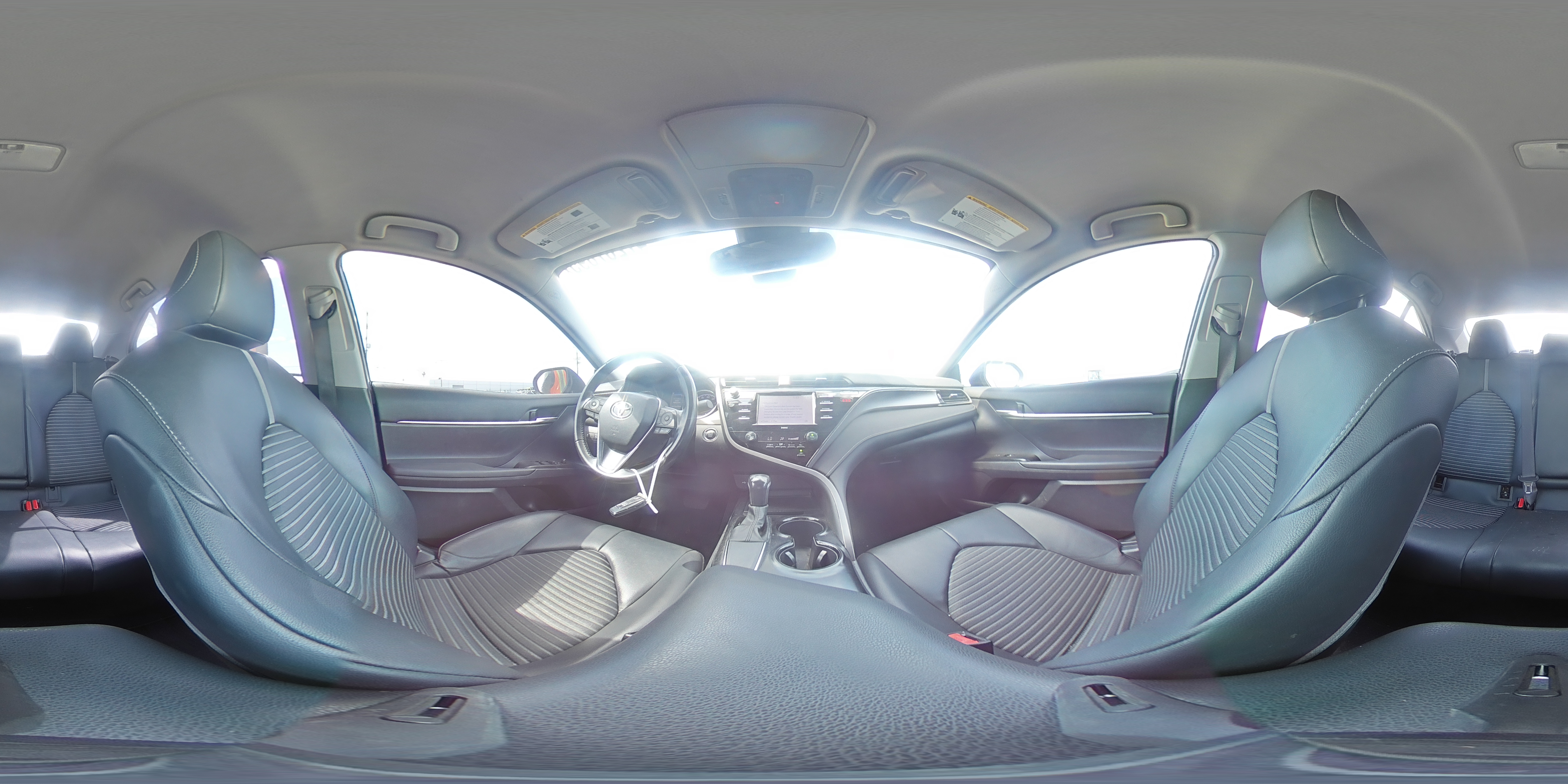 2020 Toyota Camry - Image 12