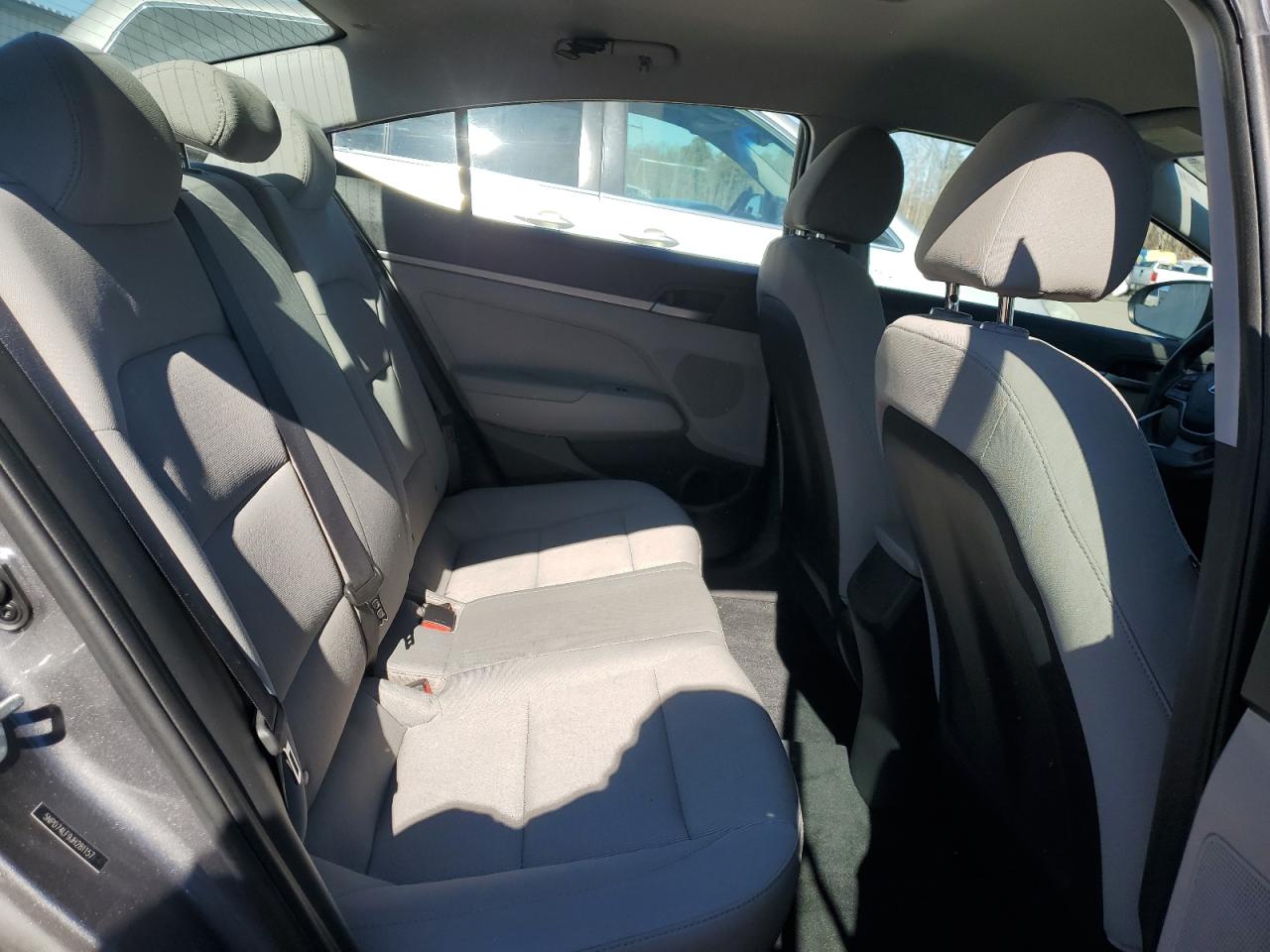 2018 Hyundai Elantra - Image 10