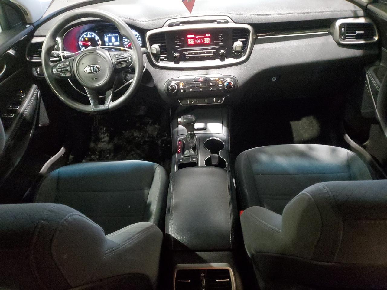 2016 Kia Sorento - Image 8
