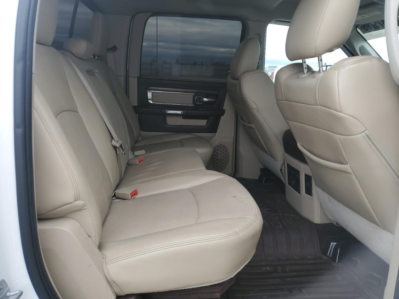 2015 RAM 1500 - Image 10