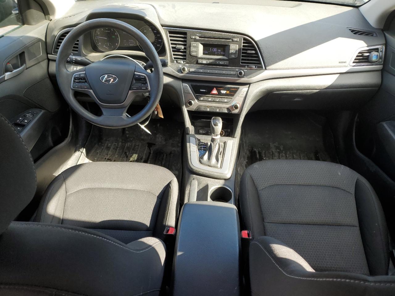 2018 Hyundai Elantra - Image 8