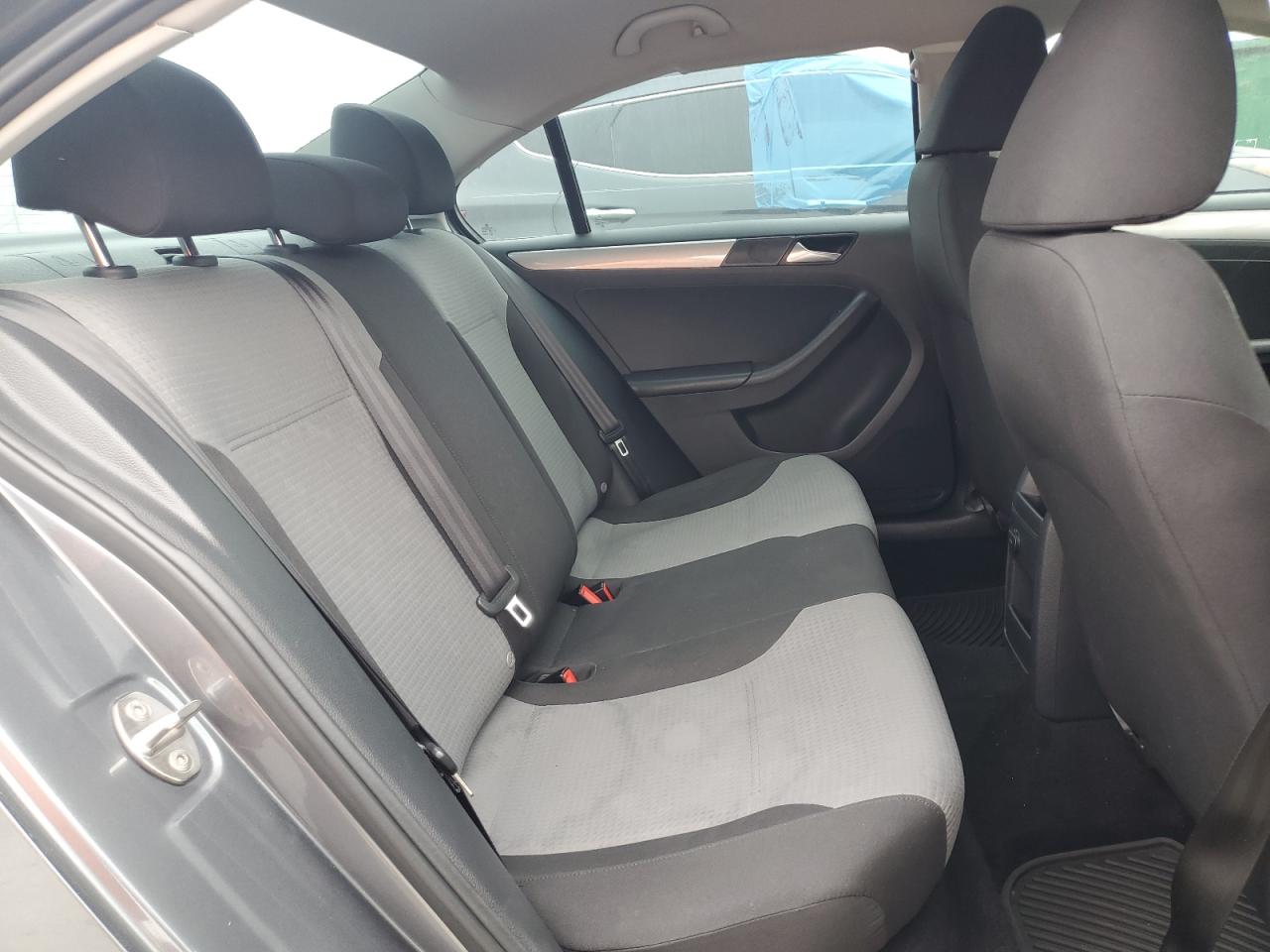 2017 Volkswagen Jetta - Image 10