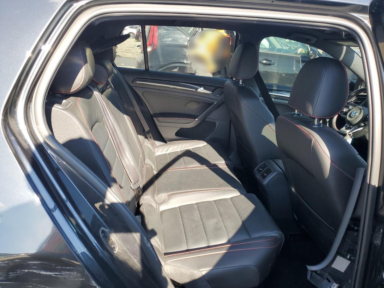 2017 Volkswagen GTI - Image 10