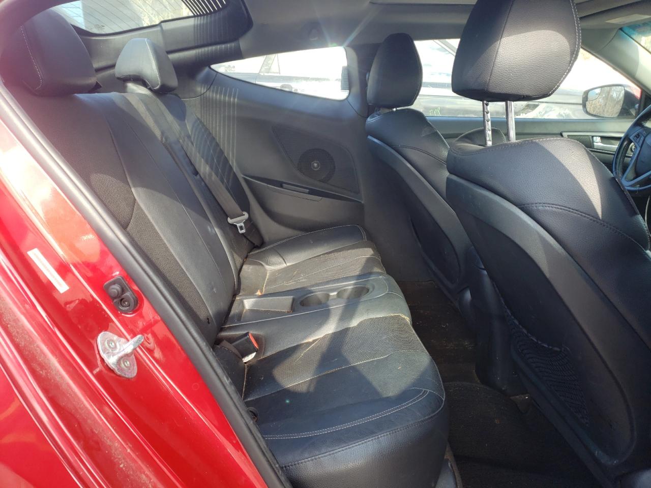 2015 Hyundai Veloster - Image 10