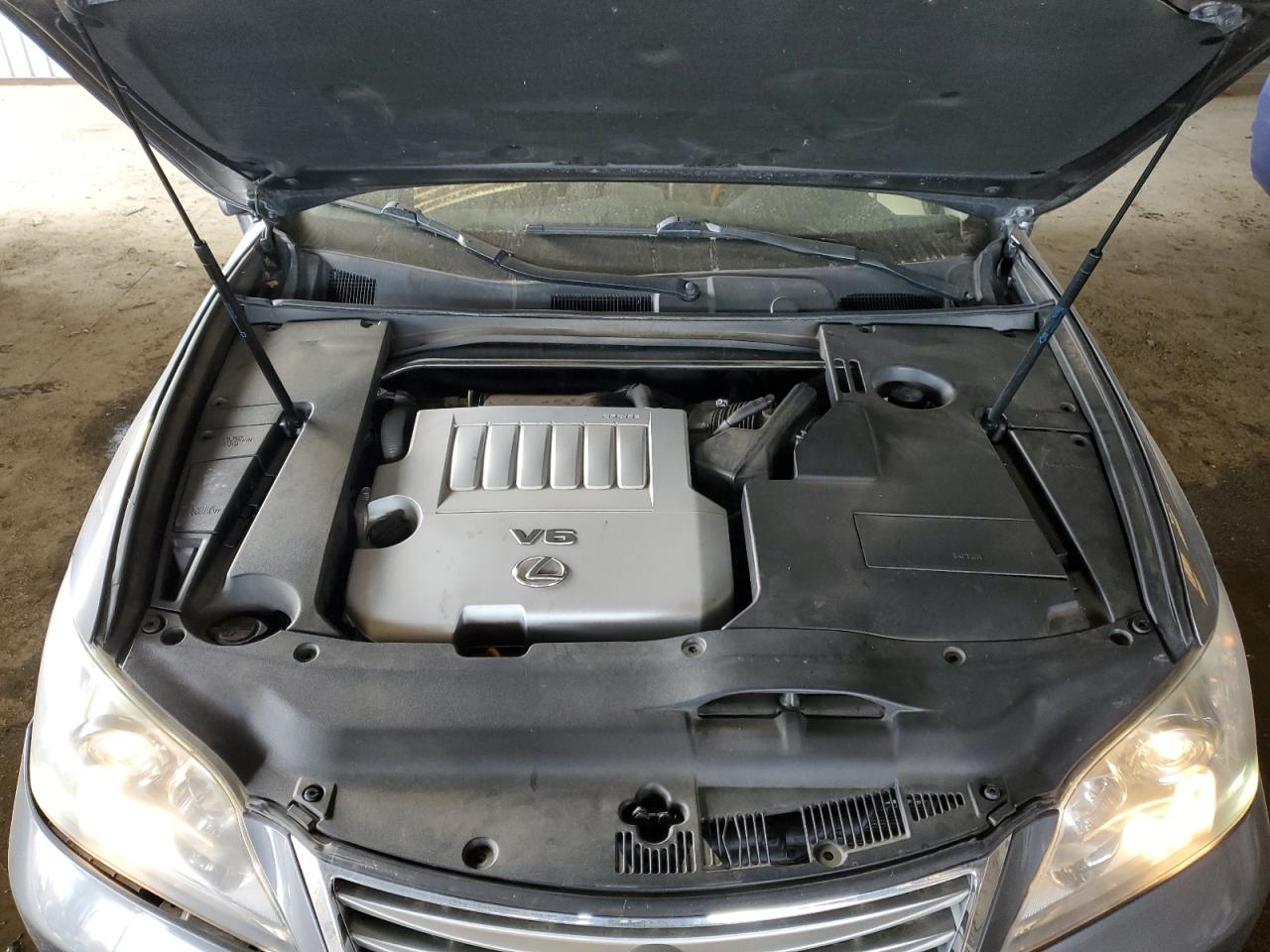 2012 Lexus ES - Image 11