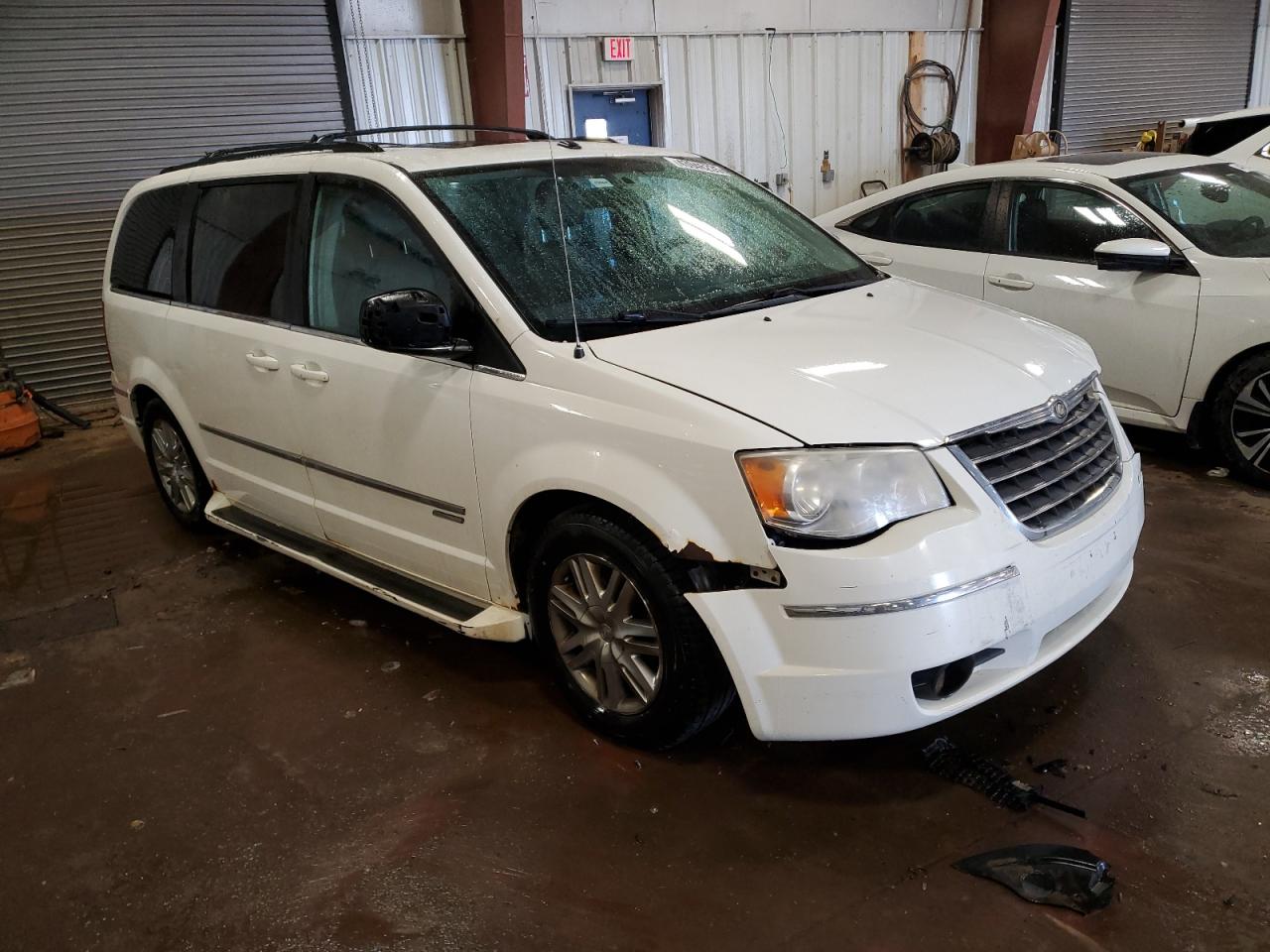 2010 Chrysler Town & Country - Image 4