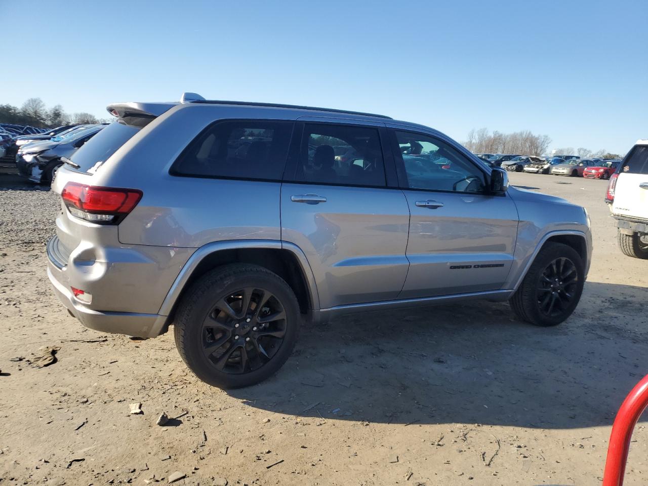 2018 Jeep Grand Cherokee - Image 3