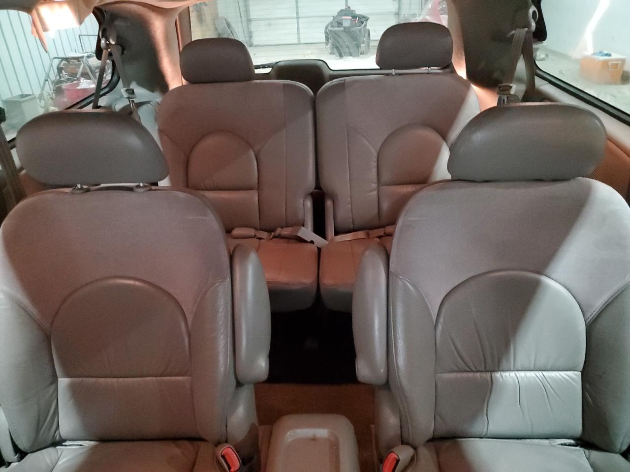 2003 Chrysler Town & Country - Image 10