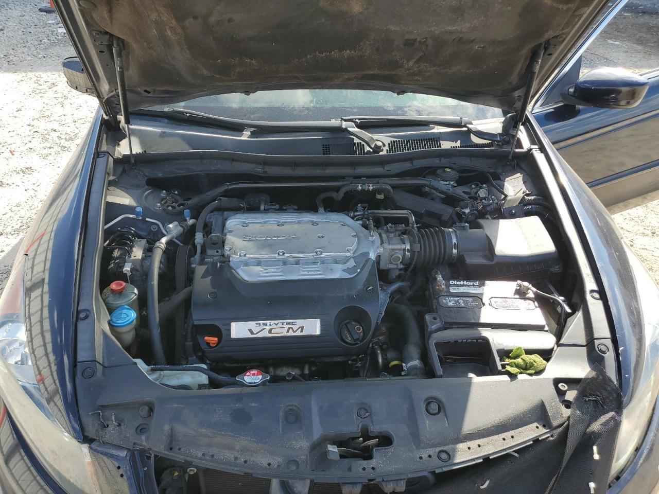 2011 Honda Accord - Image 12
