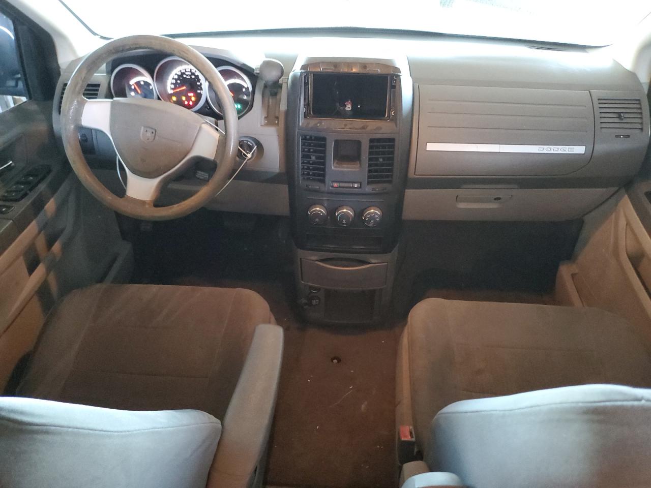 2008 Dodge Caravan - Image 8