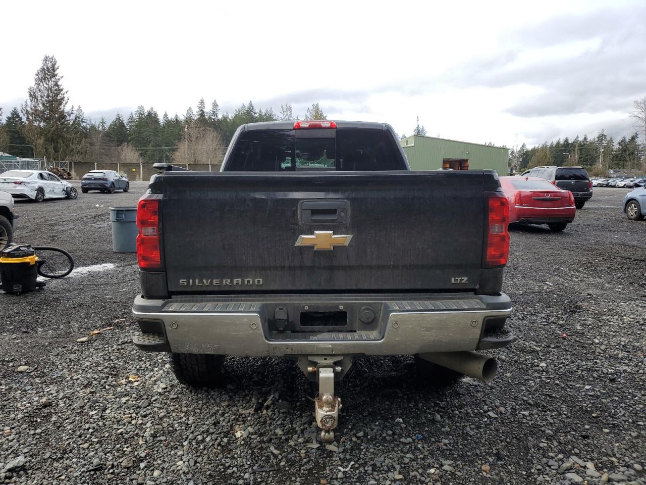 2015 Chevrolet Silverado - Image 6
