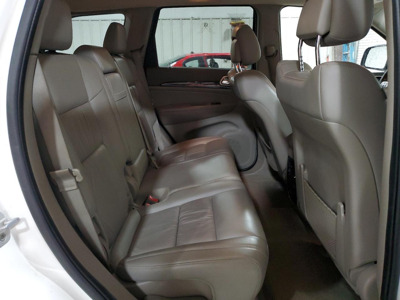 2011 Jeep Grand Cherokee - Image 11