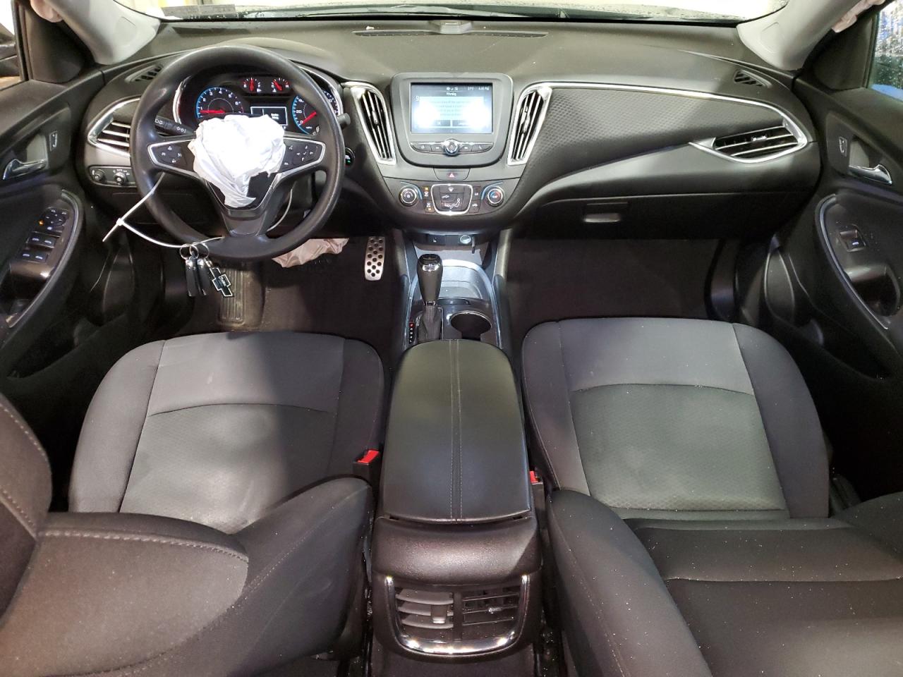 2017 Chevrolet Malibu - Image 8
