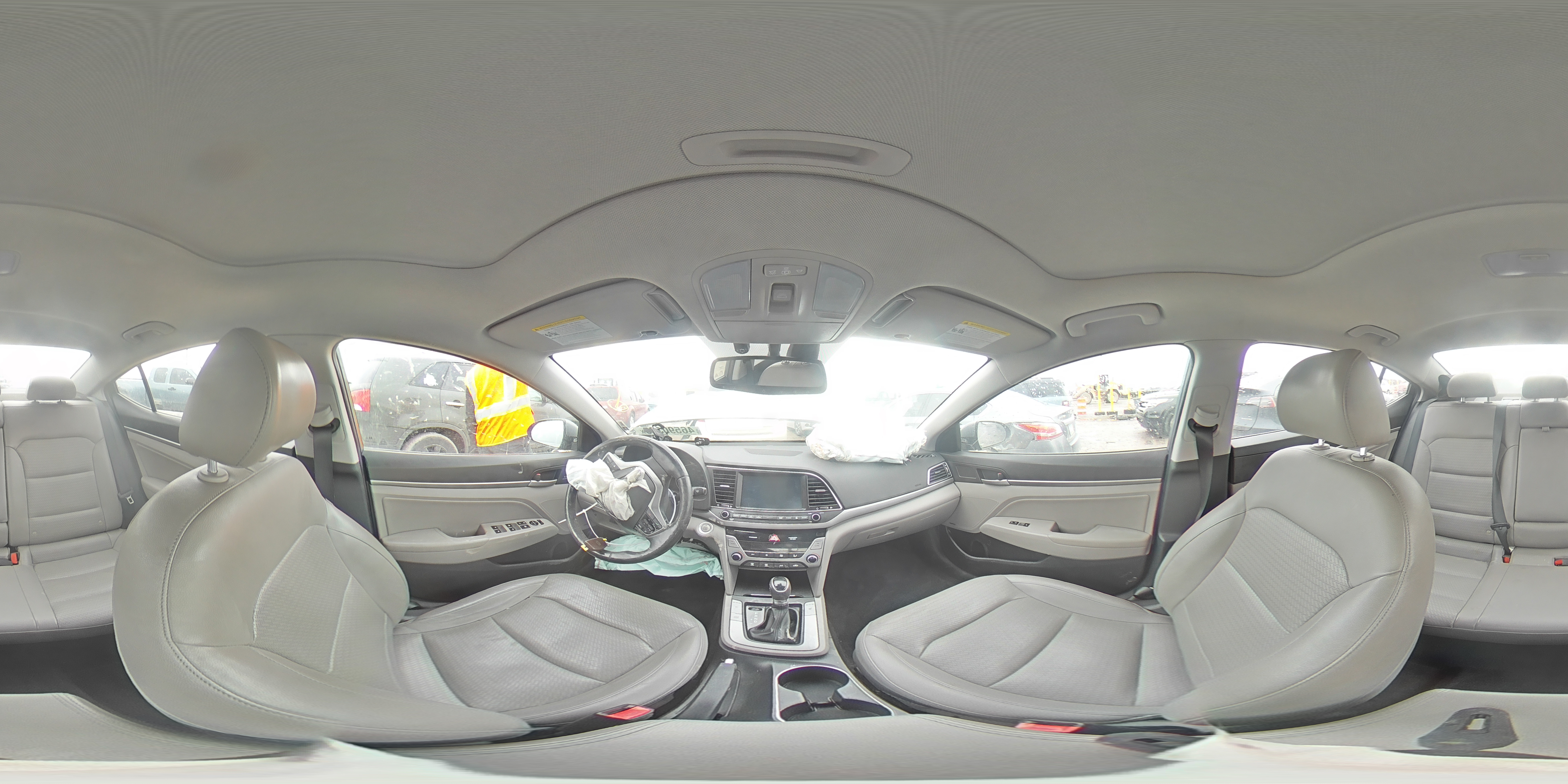 2017 Hyundai Elantra - Image 13