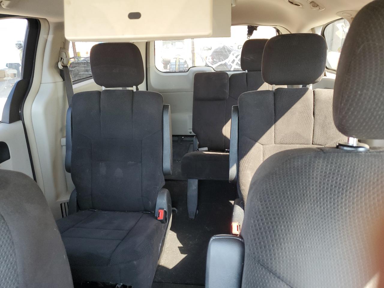 2012 Dodge Caravan - Image 10
