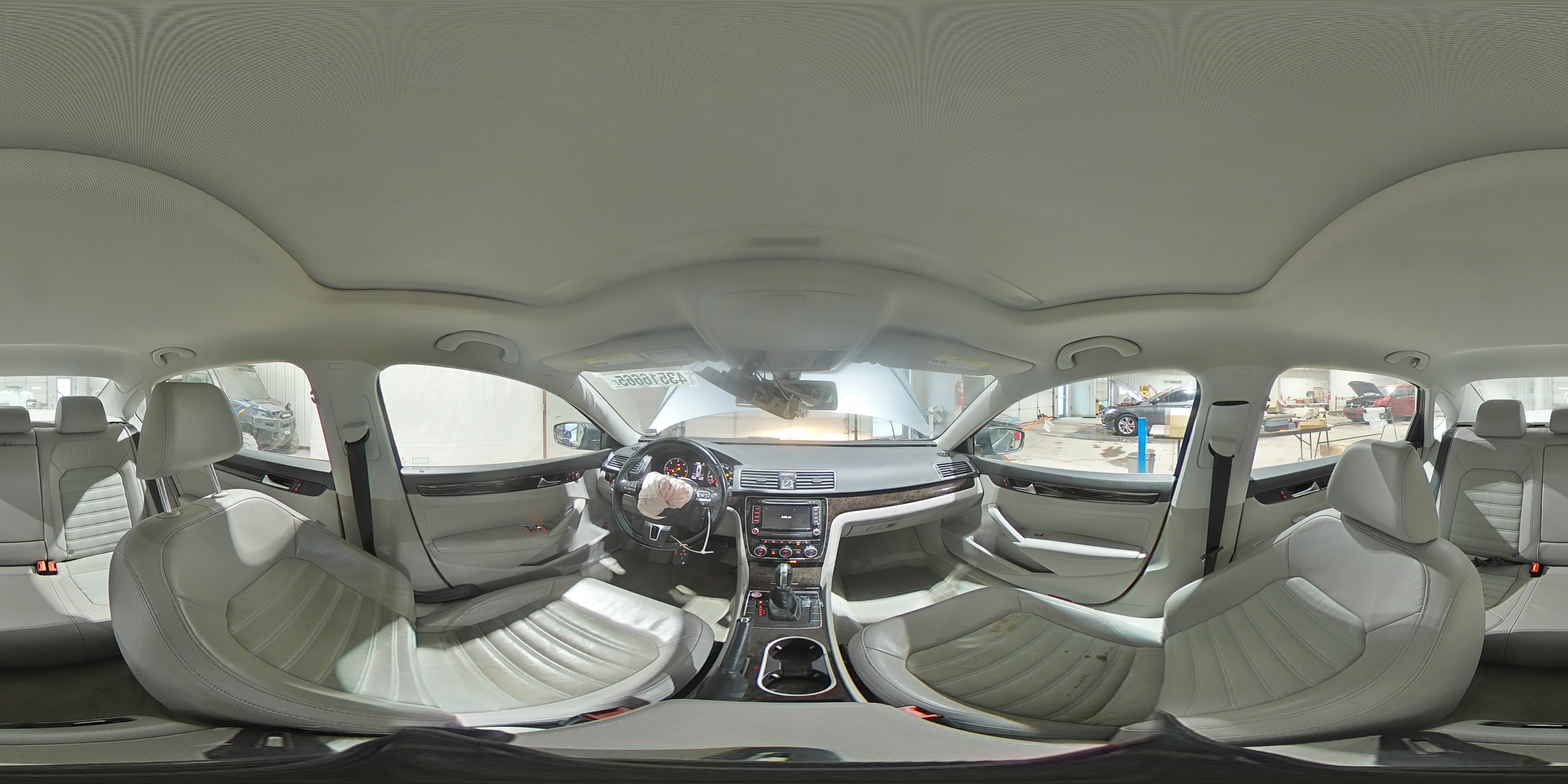 2015 Volkswagen Passat - Image 15