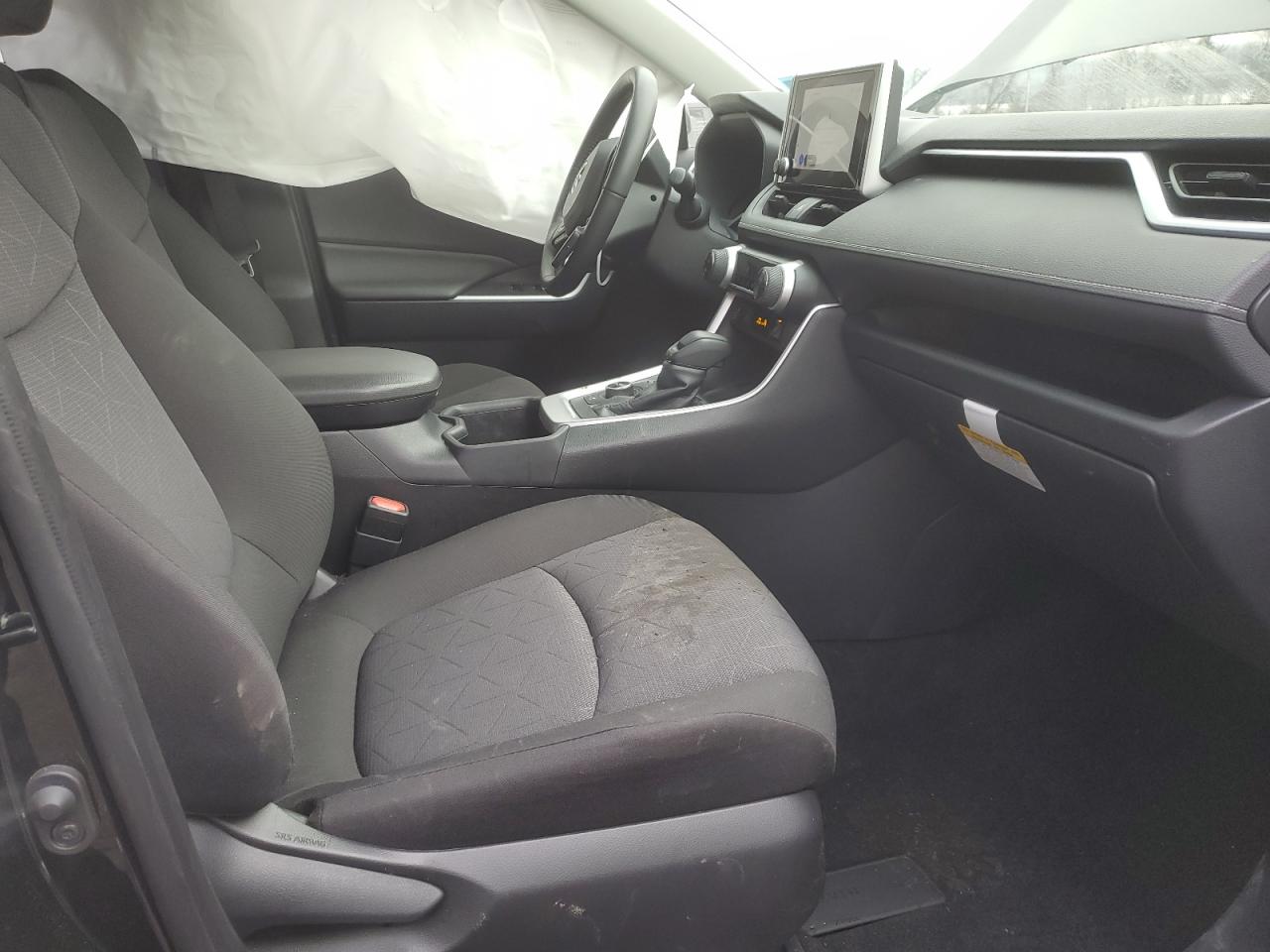 2024 Toyota RAV 4 - Image 7
