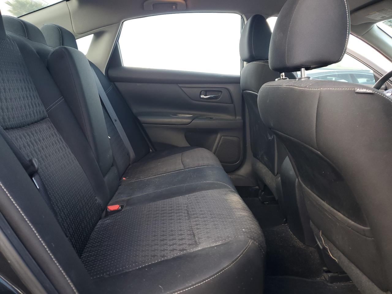 2017 Nissan Altima - Image 10
