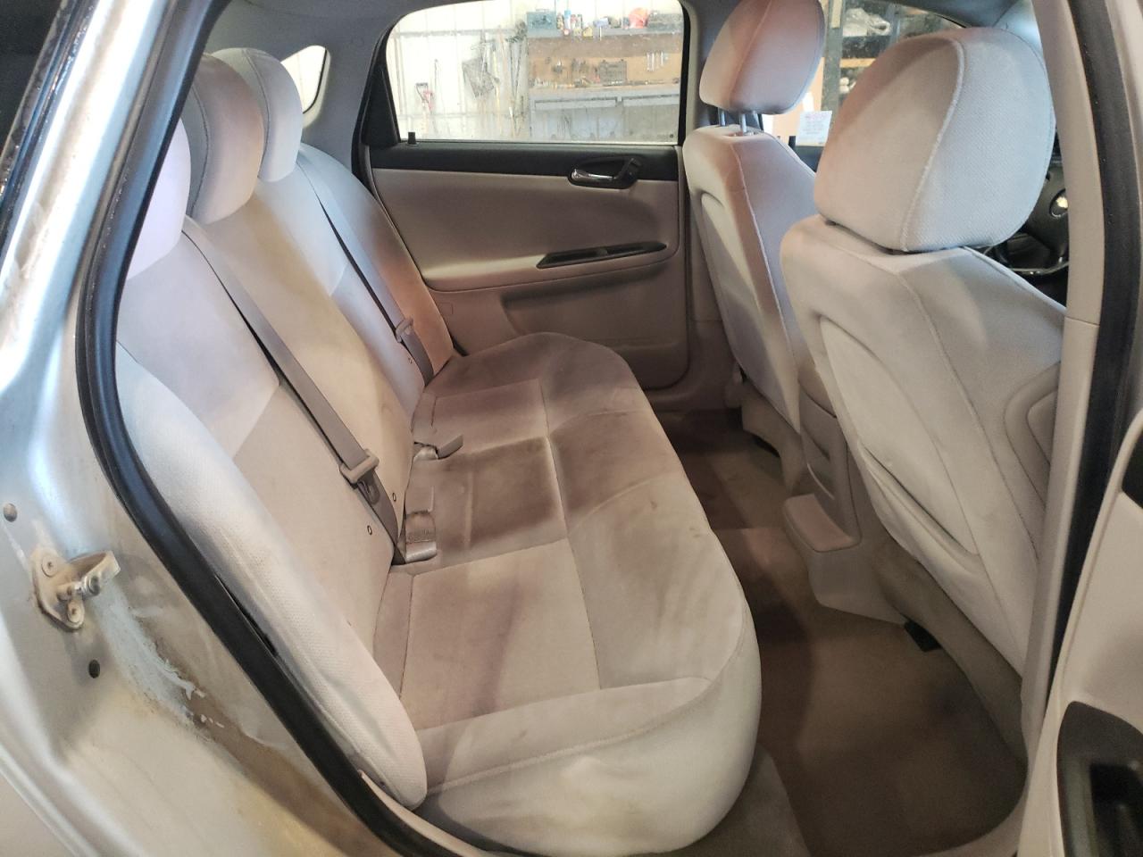 2011 Chevrolet Impala - Image 10