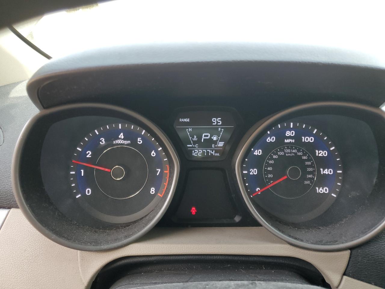 2016 Hyundai Elantra - Image 9