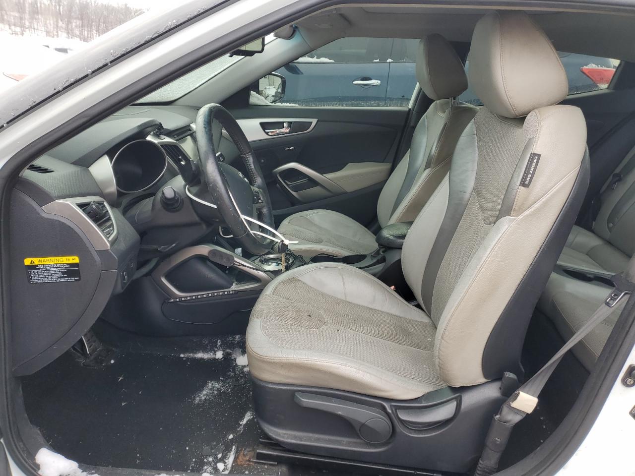 2012 Hyundai Veloster - Image 7