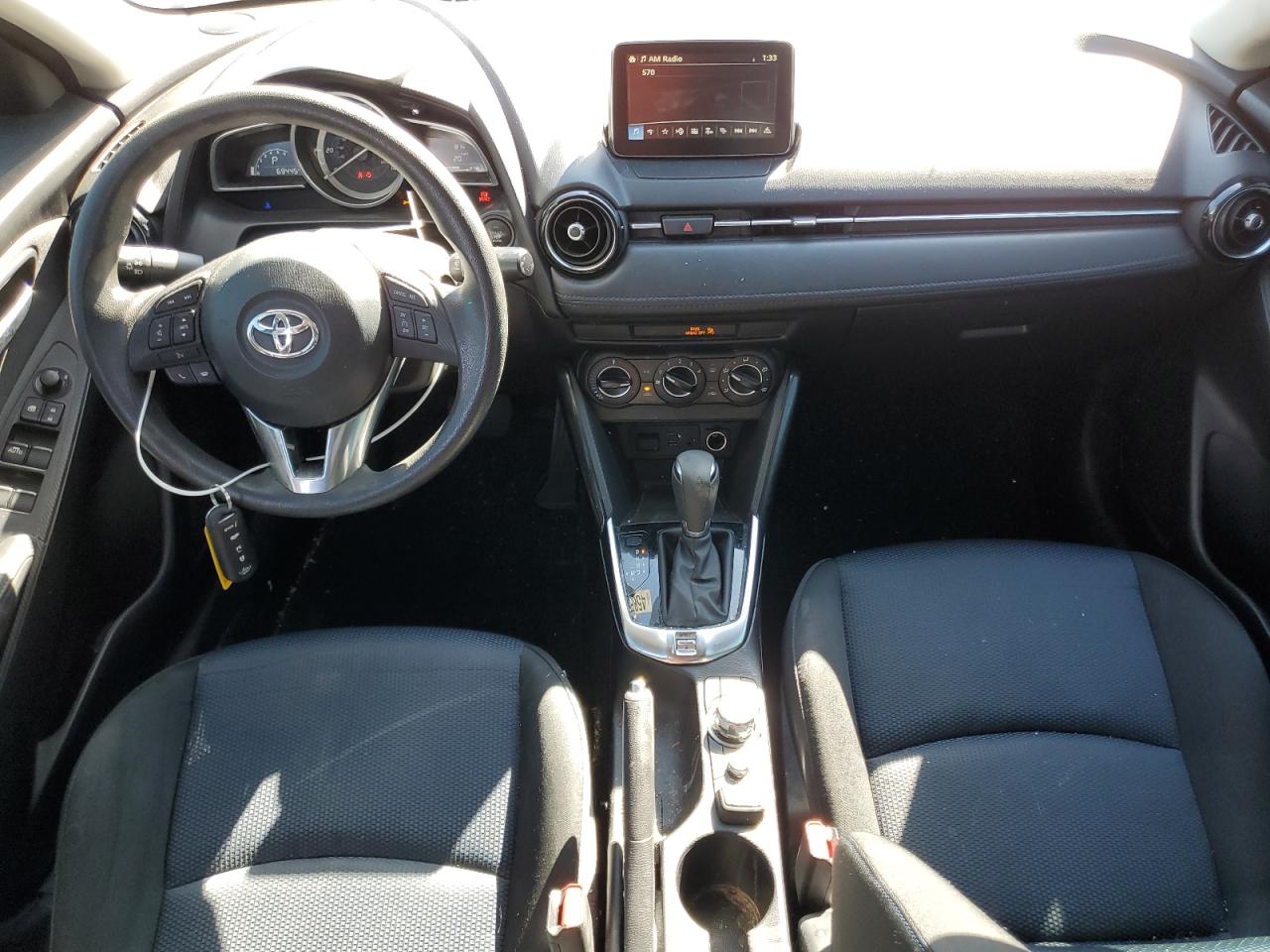 2018 Toyota Yaris - Image 8