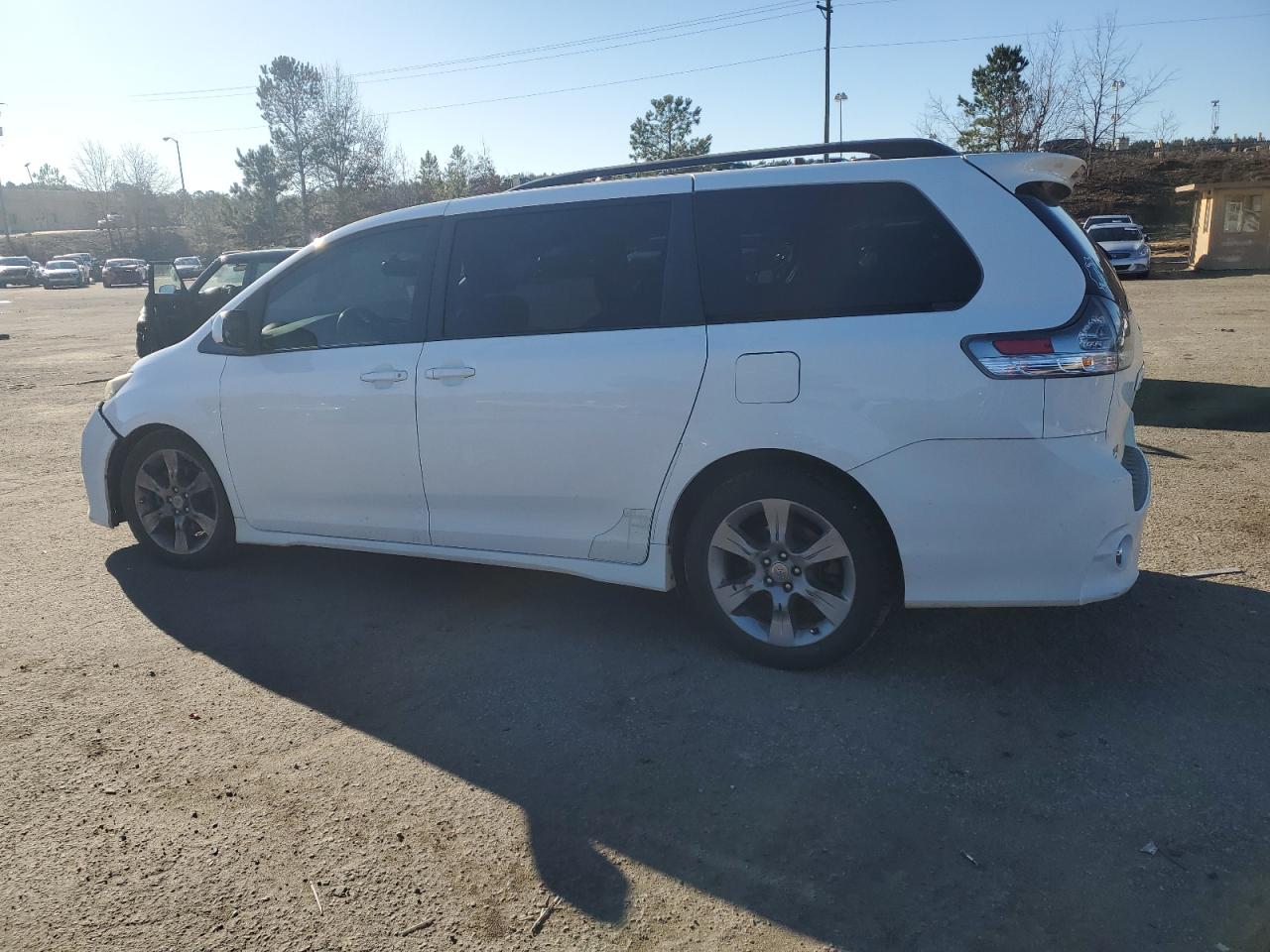 2012 Toyota Sienna - Image 2