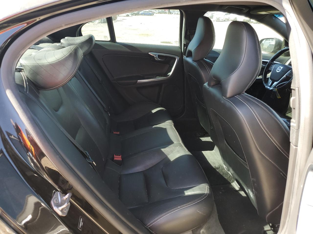 2016 Volvo S60 - Image 10
