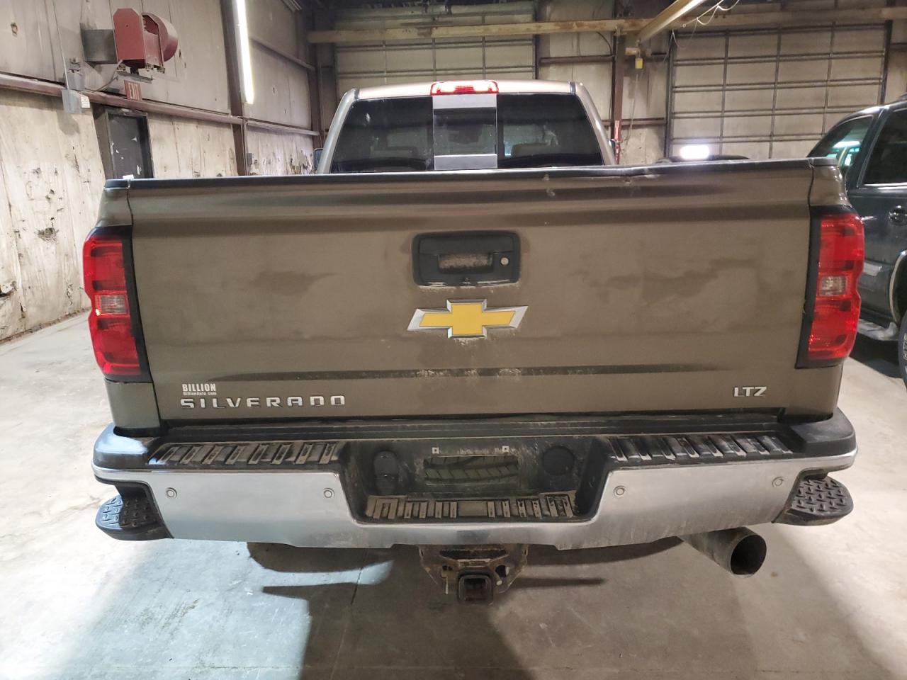 2015 Chevrolet Silverado - Image 6