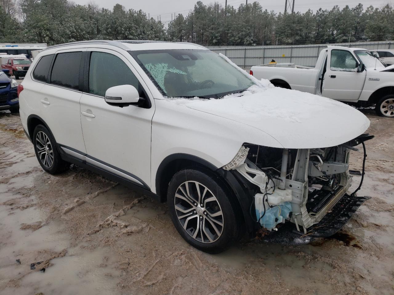2018 Mitsubishi Outlander - Image 4