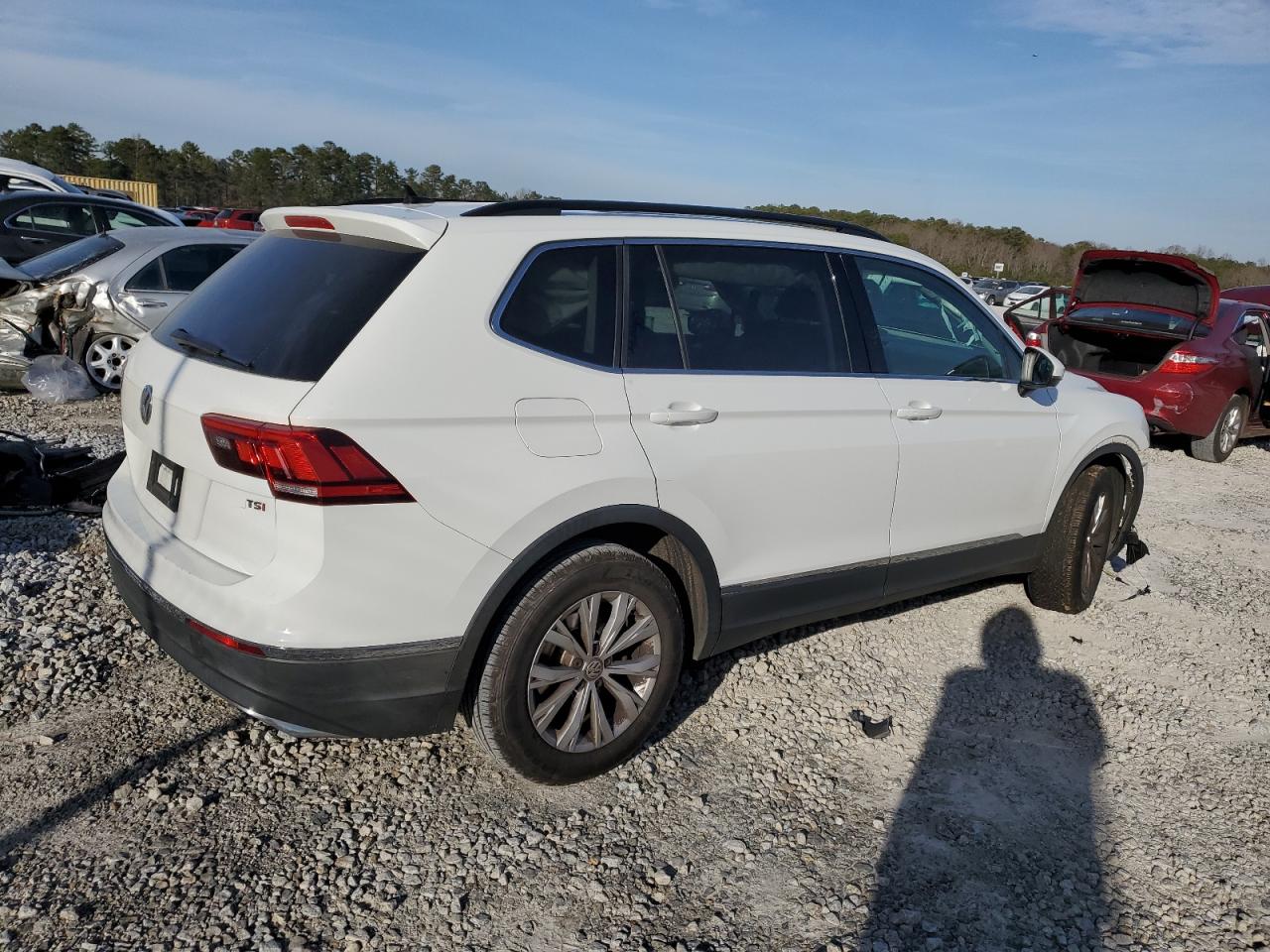 2018 Volkswagen Tiguan - Image 3