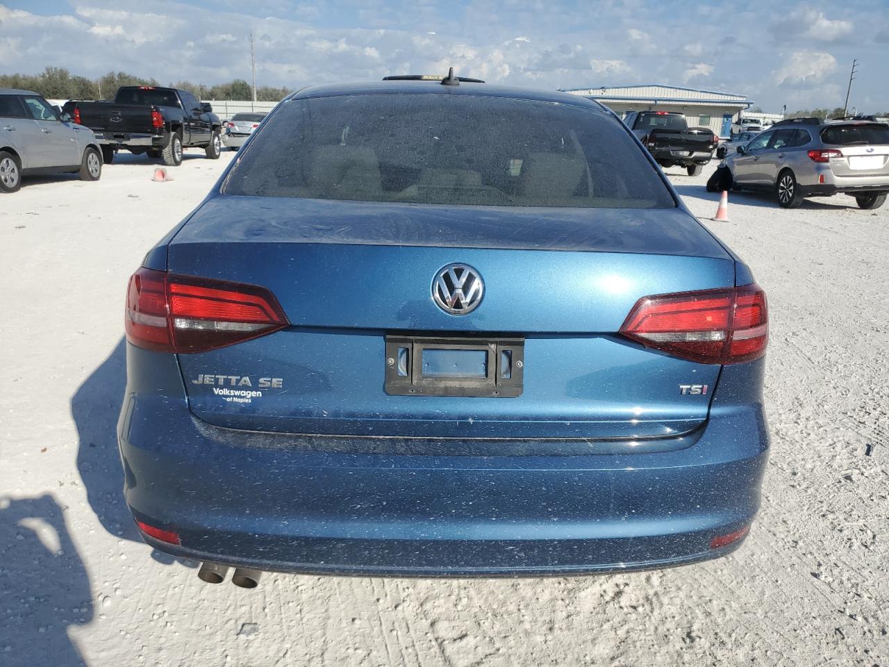 2017 Volkswagen Jetta - Image 6