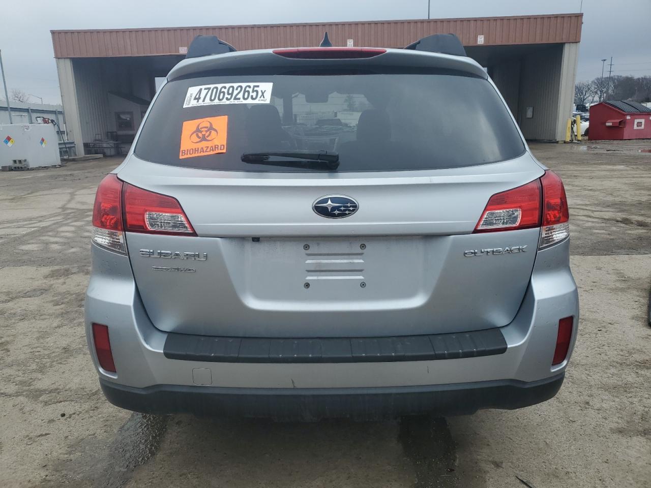 2012 Subaru Outback - Image 6