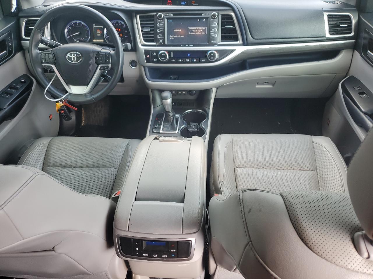 2019 Toyota Highlander - Image 8