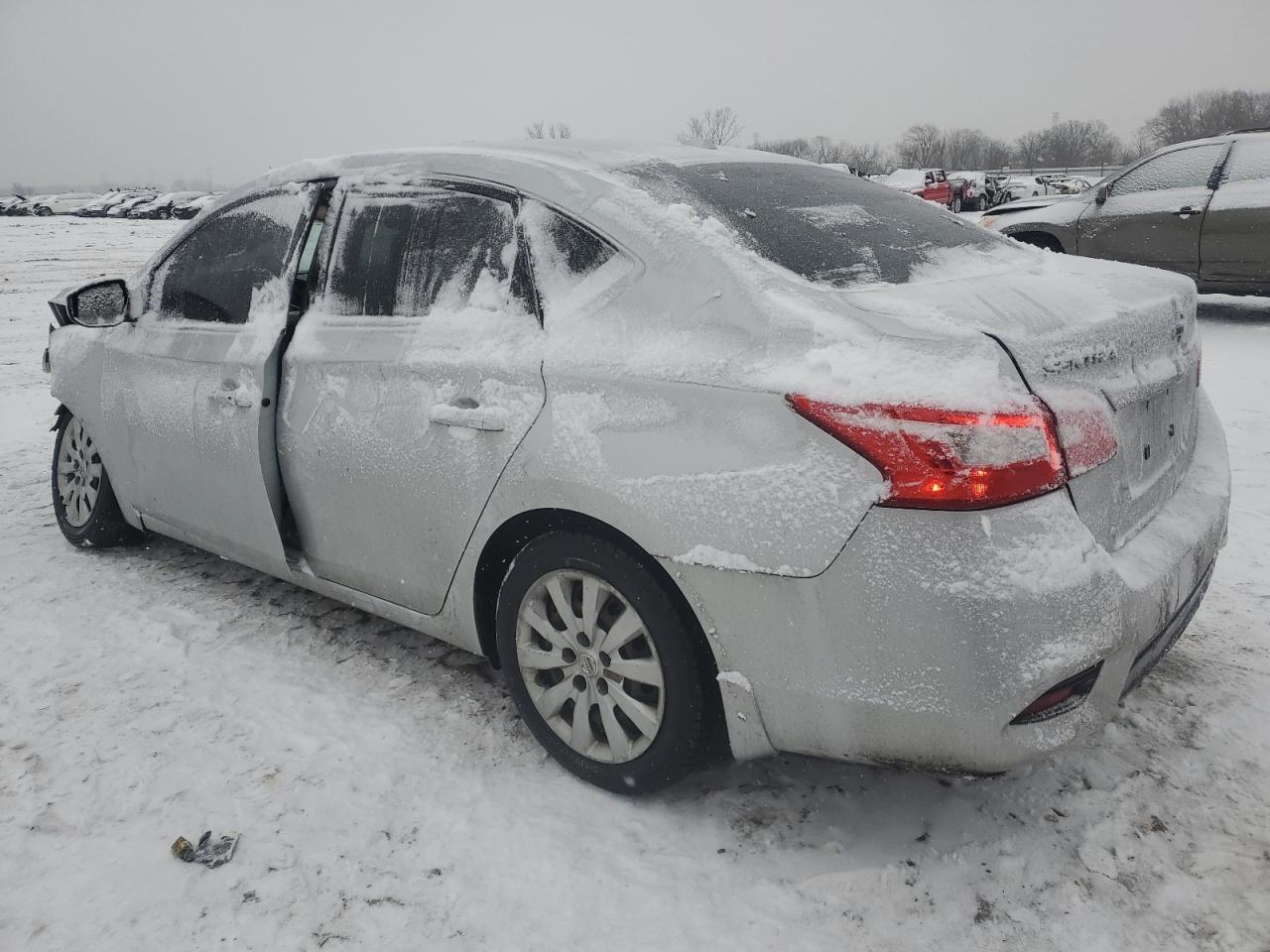 2015 Nissan Sentra - Image 2
