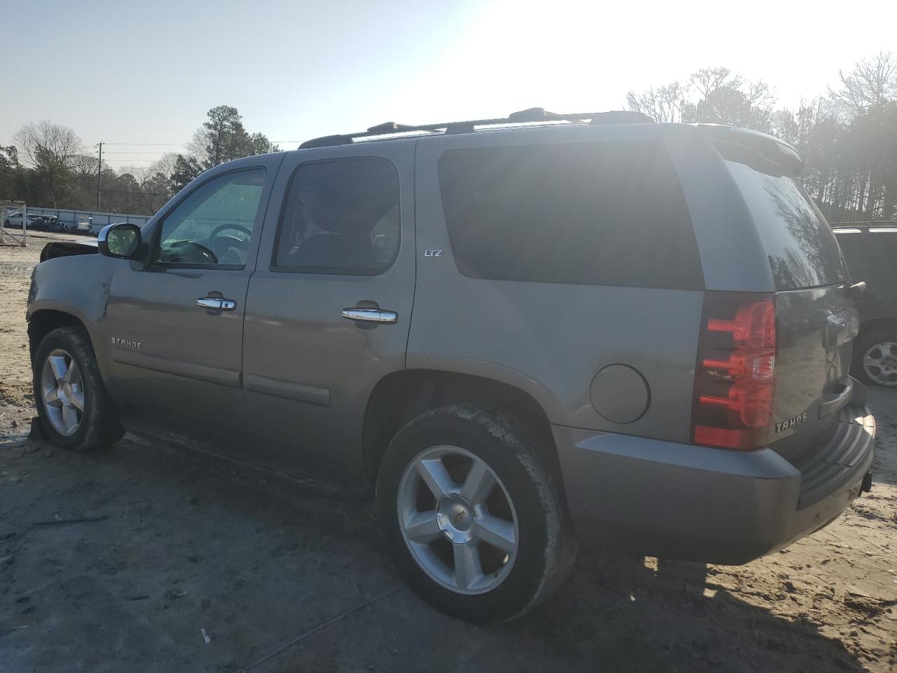 2007 Chevrolet Tahoe - Image 2