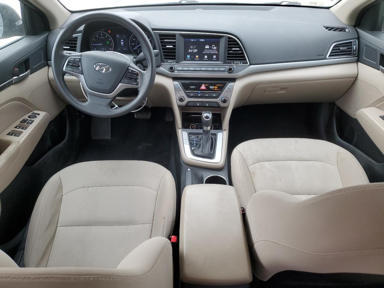 2018 Hyundai Elantra - Image 8