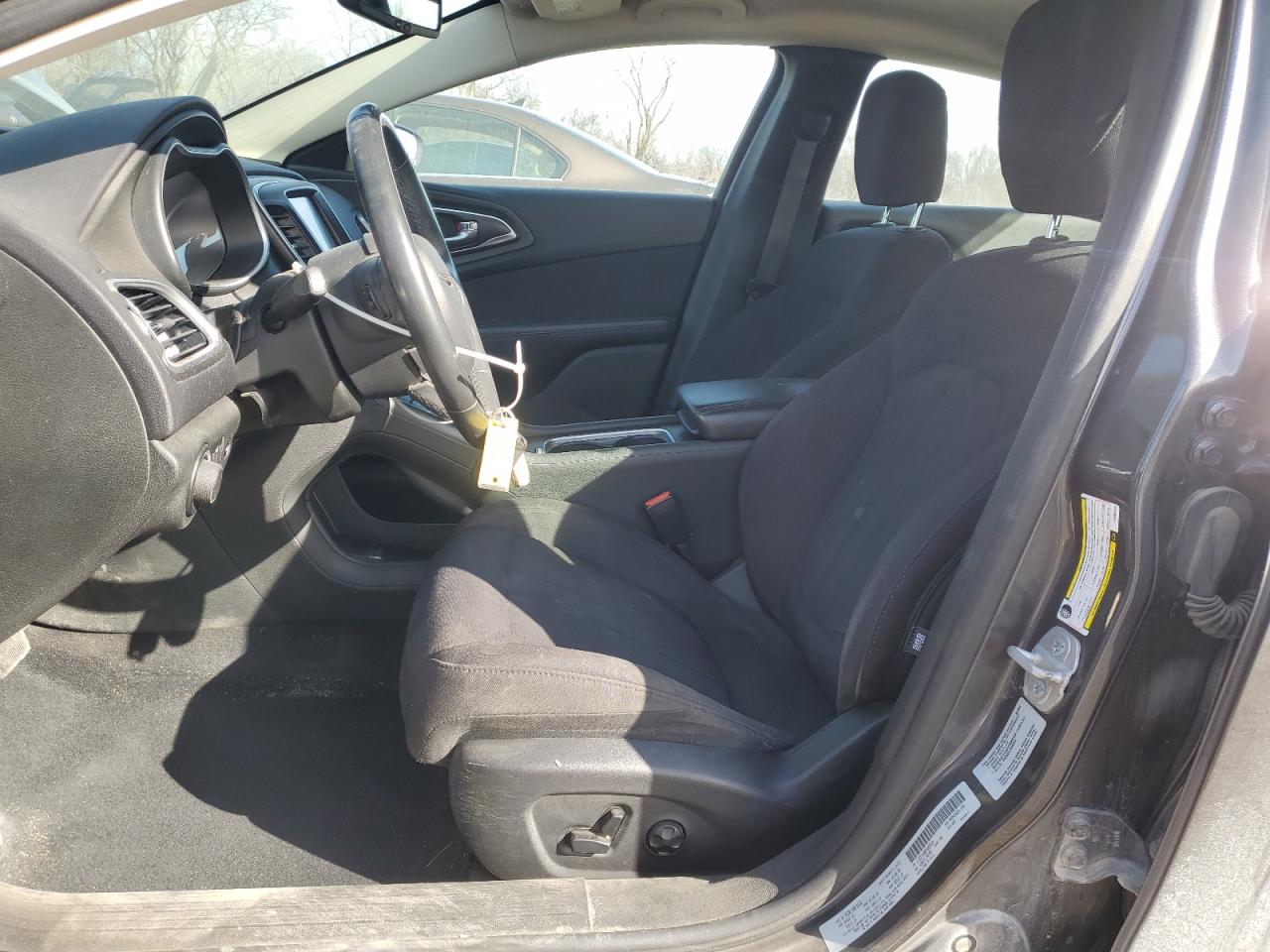 2015 Chrysler 200 - Image 7