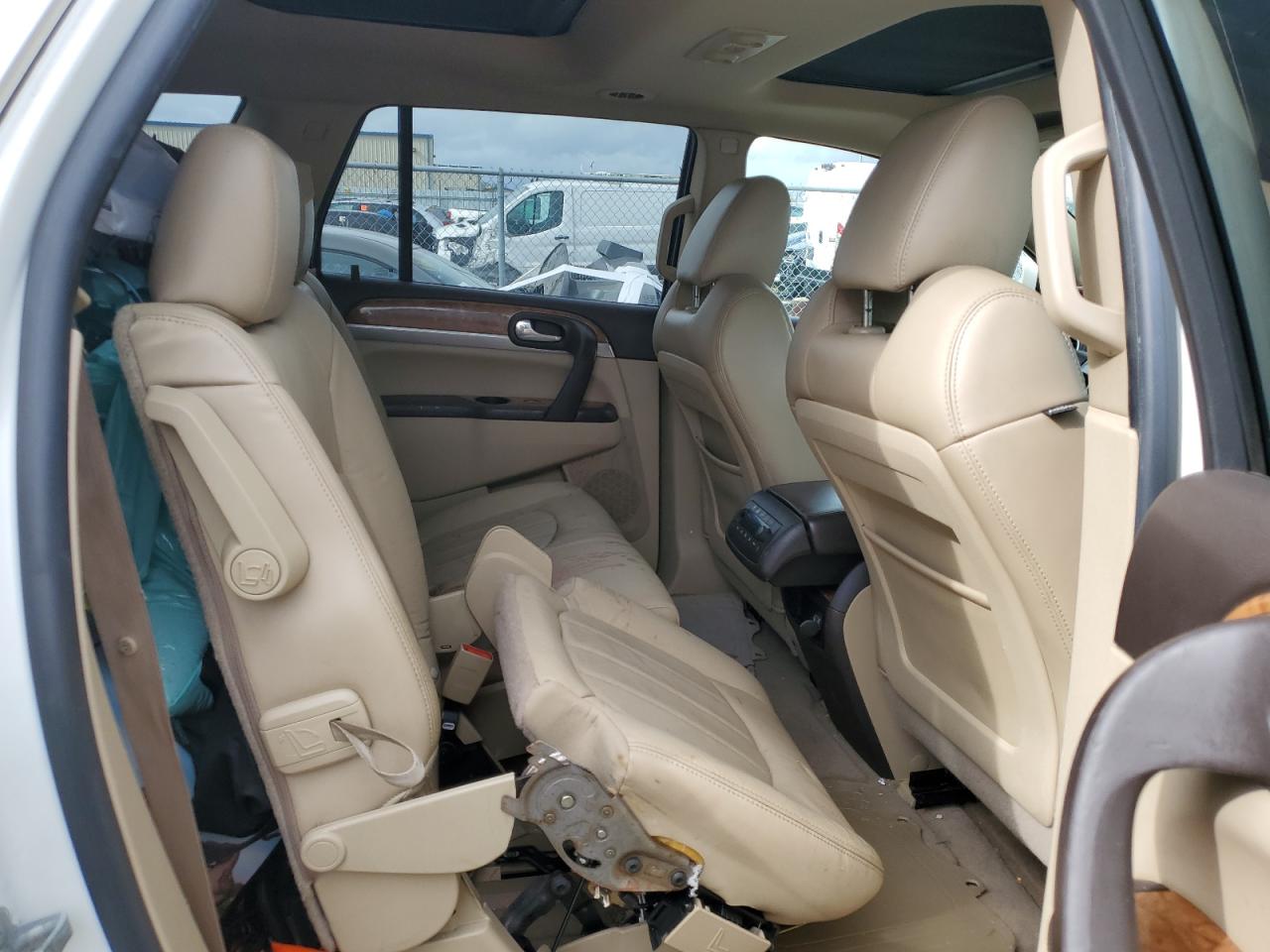 2010 Buick Enclave - Image 11