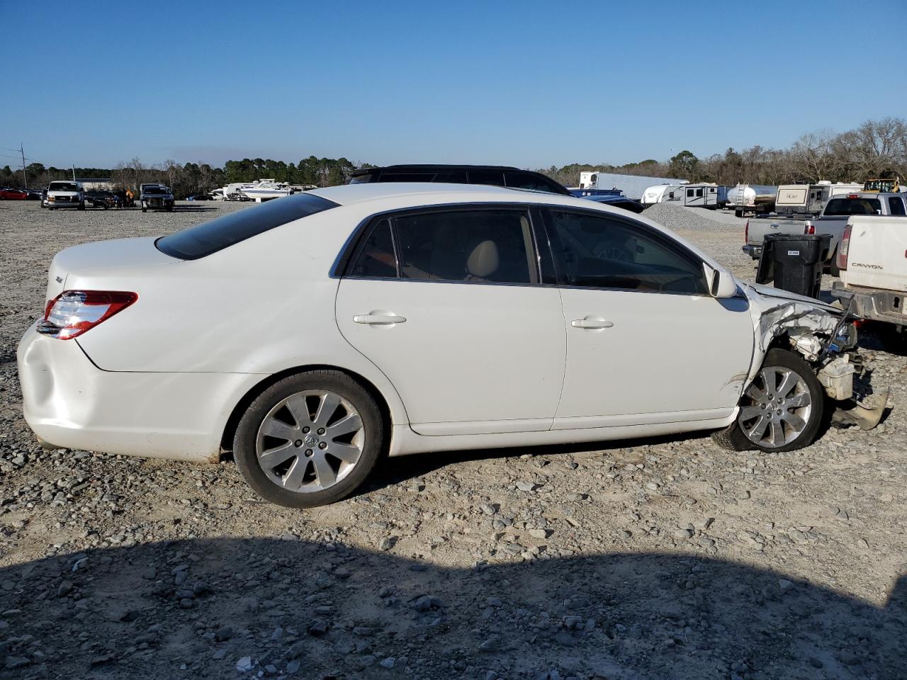 2005 Toyota Avalon - Image 3