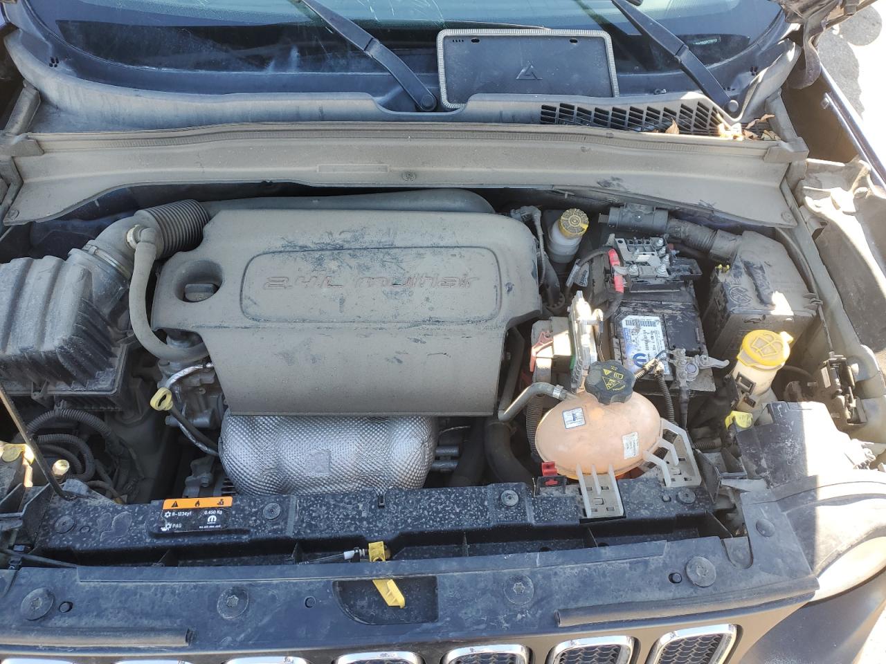 2016 Jeep Renegade - Image 12