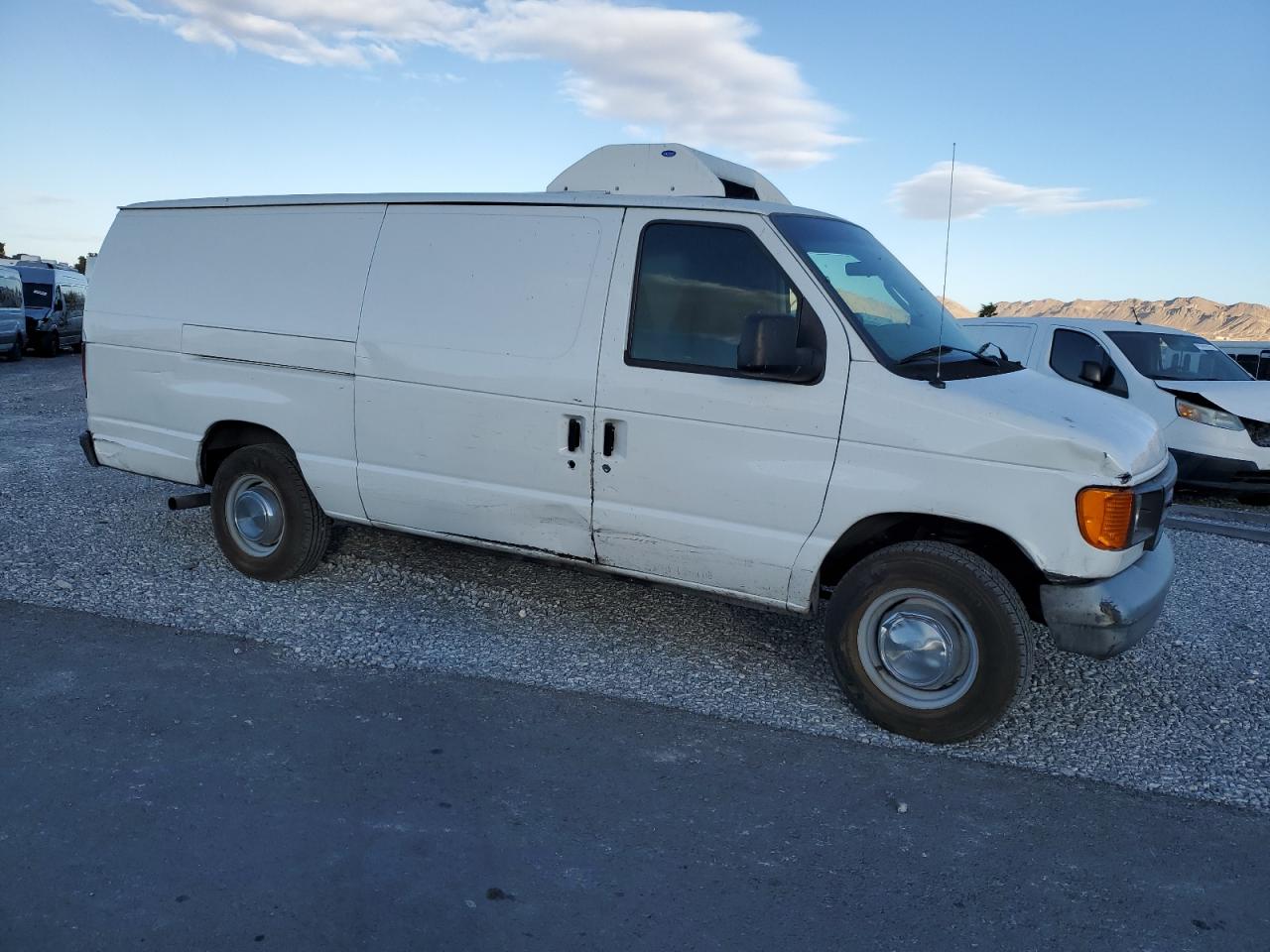 2005 Ford Econoline - Image 4
