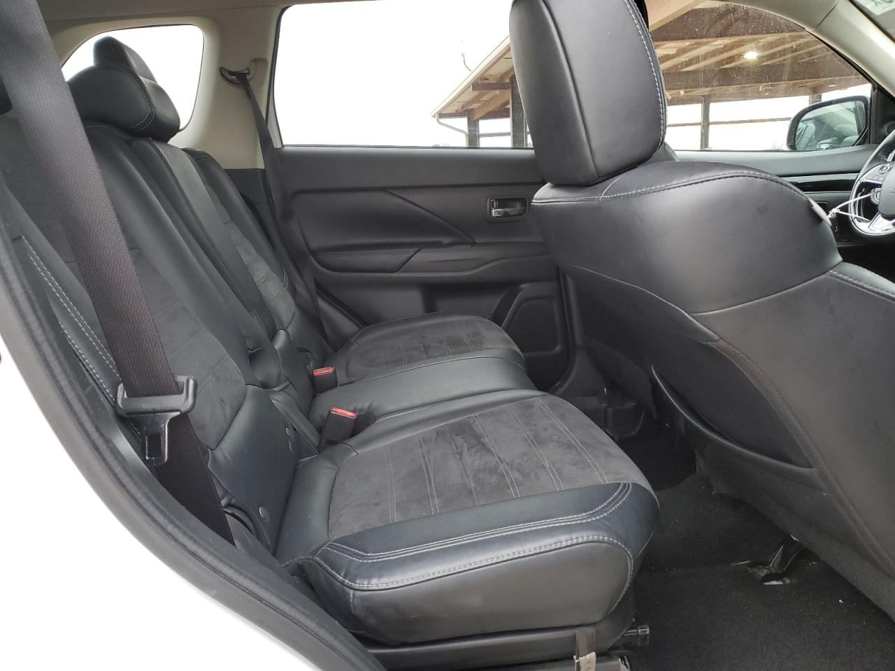 2019 Mitsubishi Outlander - Image 11