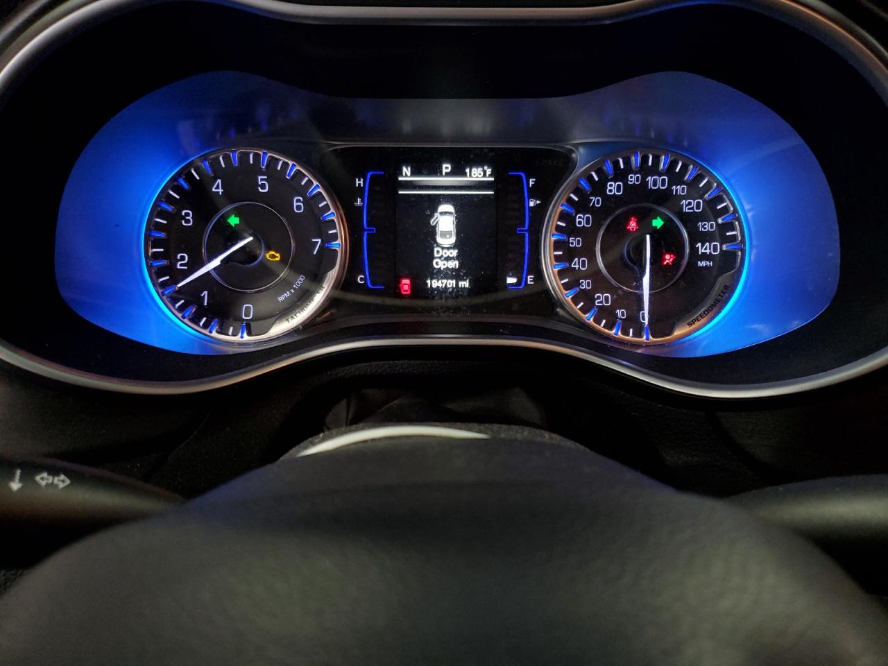 2015 Chrysler 200 - Image 9