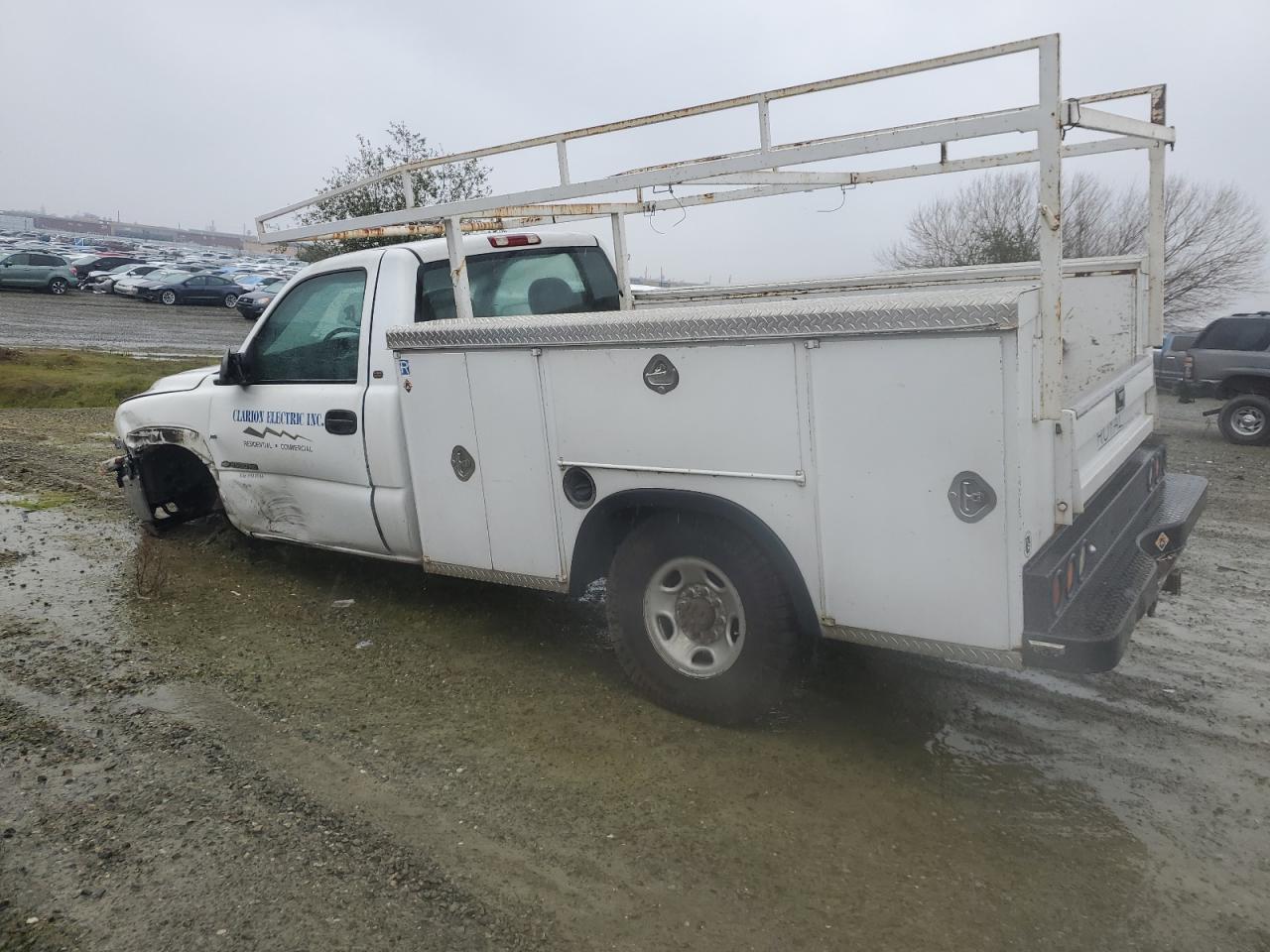 2001 Chevrolet Silverado - Image 2