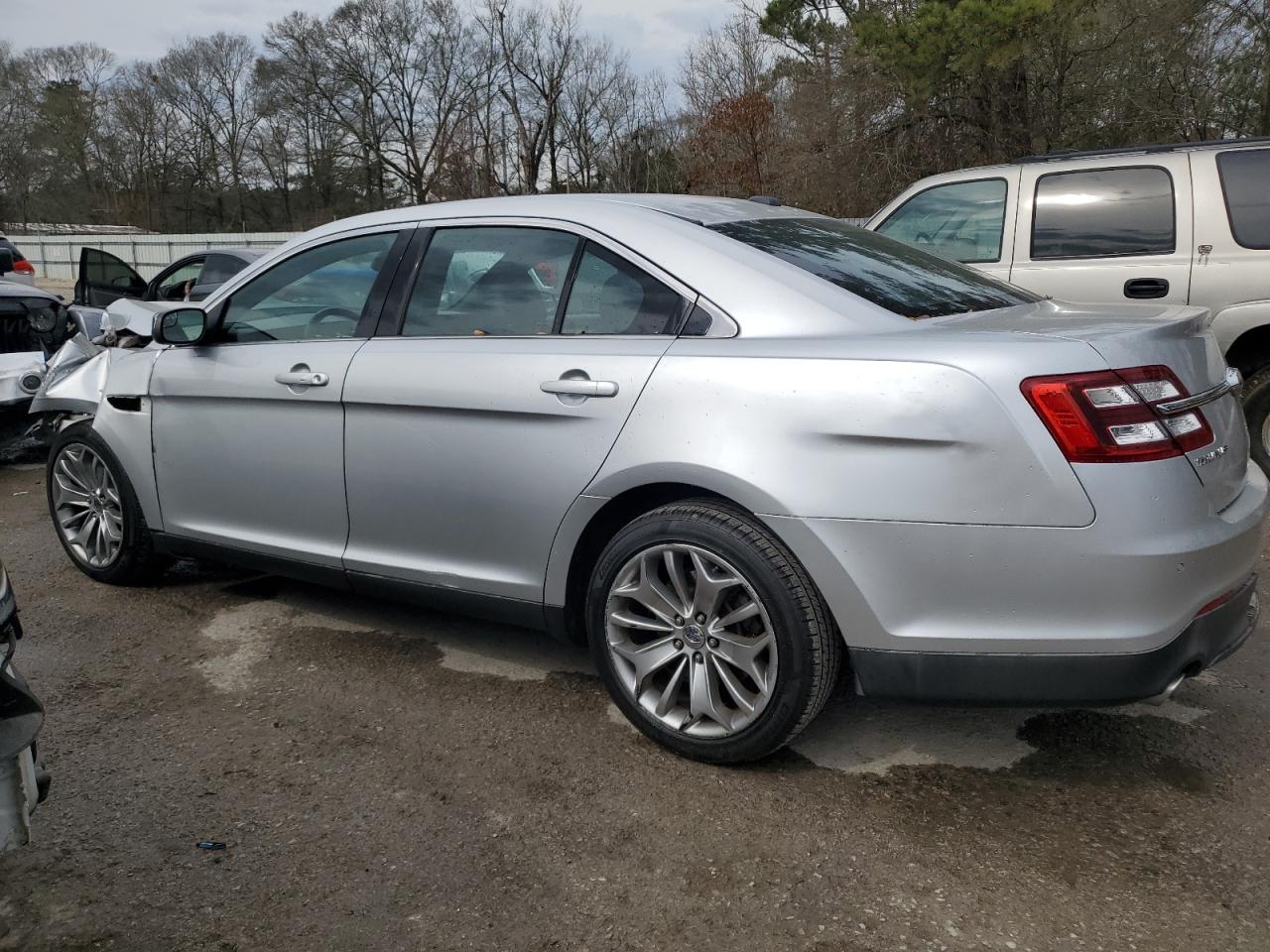 2014 Ford Taurus - Image 2